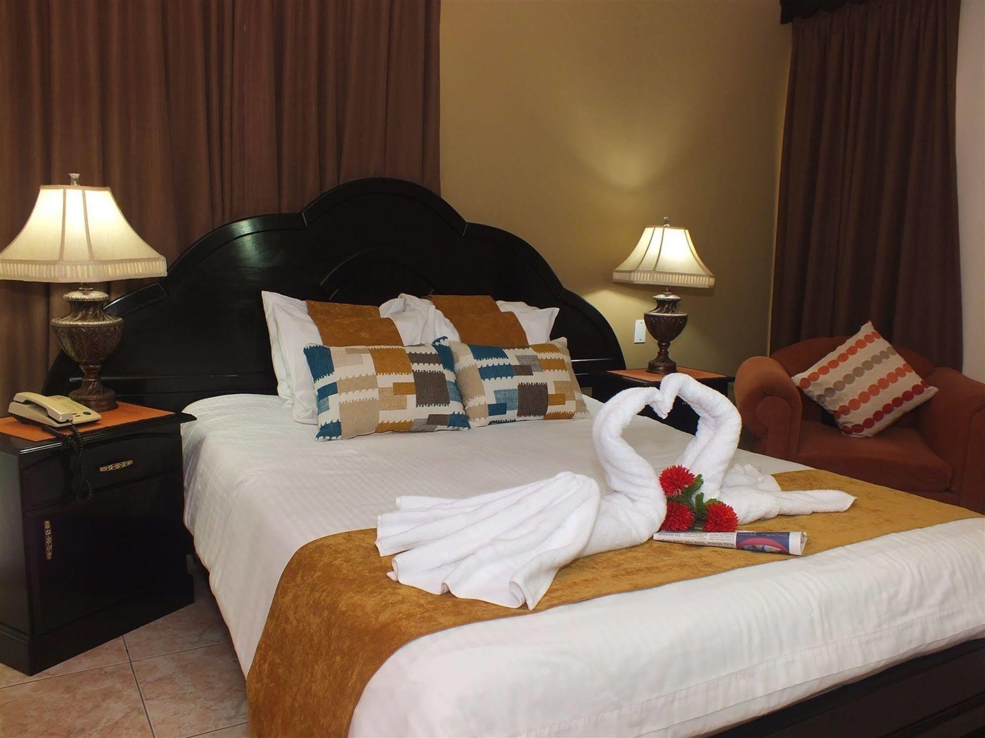 Hotel Puerta Del Sol ديفيد المظهر الخارجي الصورة
