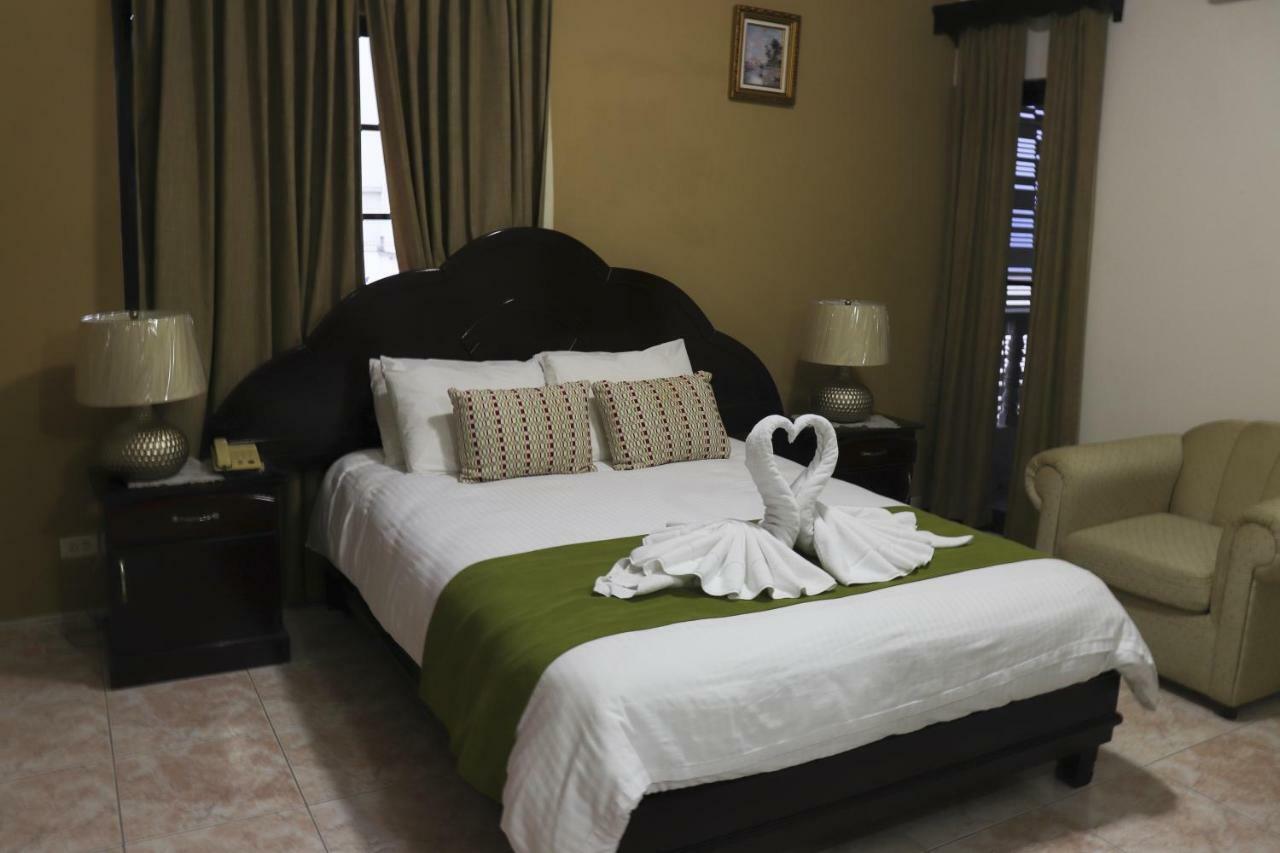 Hotel Puerta Del Sol ديفيد المظهر الخارجي الصورة